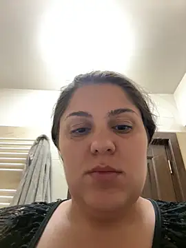 Layla- online show from 10/06/25, 09:56