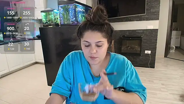 Layla- online show from 10/11/25, 11:20