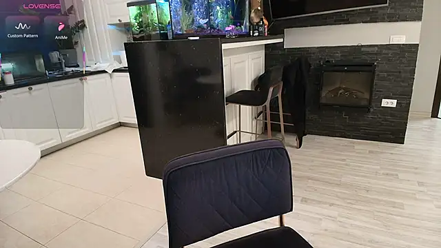 Layla- online show from 11/19/25, 01:11