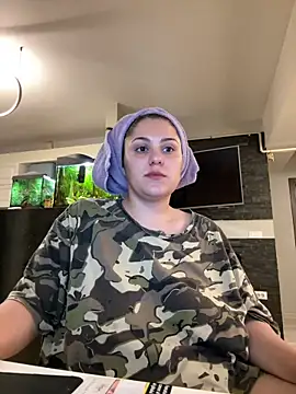 Layla- online show from 06/04/26, 06:25