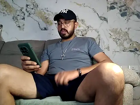 Snapshot of freakydesi chatting on 10/23/25, 08:29 freakydesi online show from 10/23/25, 08:29