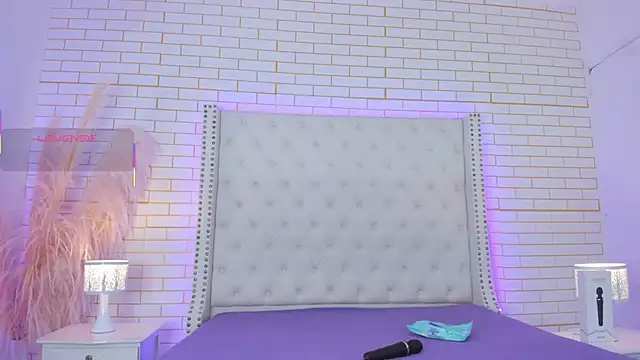 Emilly wilson  online show from 10/09/25, 11:30