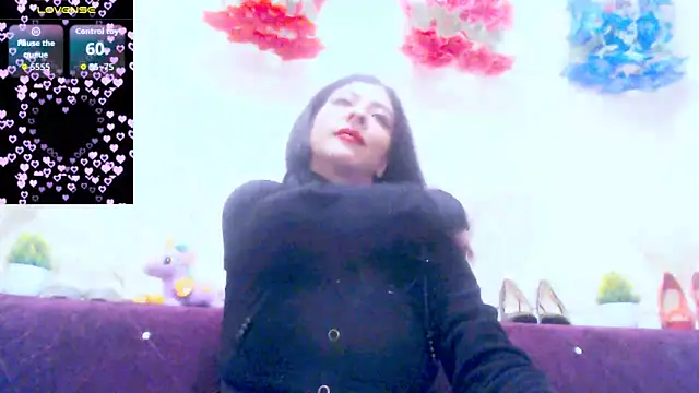 Alina eve online show from 10/27/25, 02:21