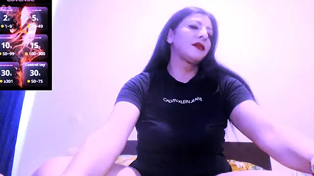 Snapshot of Alina_eve chatting on 11/21/25, 10:25 Alina eve online show from 11/21/25, 10:25