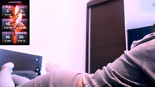 Snapshot of Alina_eve chatting on 12/13/25, 07:53 Alina eve online show from 12/13/25, 07:53