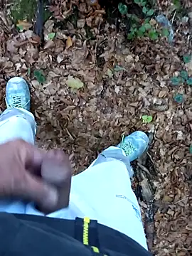 Snapshot of Mafiotul27 chatting on 10/08/25, 02:04 Mafiotul27 online show from 10/08/25, 02:04