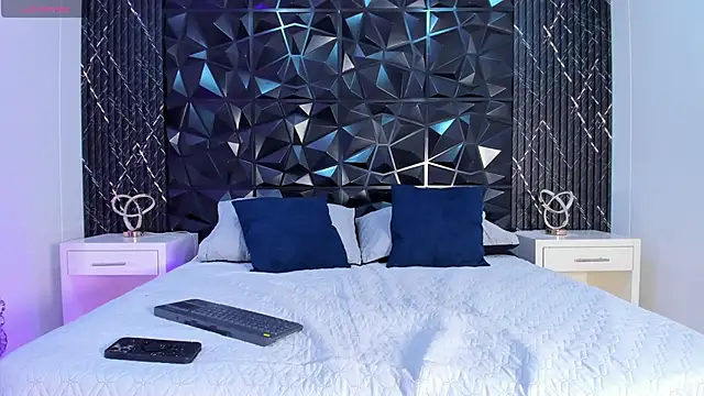 Snapshot of HileySweet chatting on 03/18/25, 02:15 HileySweet online show from 03/18/25, 02:15