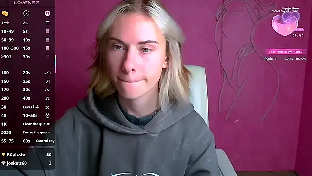 Snapshot of Fiona_Night chatting on 09/27/25, 05:23 Fiona Night online show from 09/27/25, 05:23