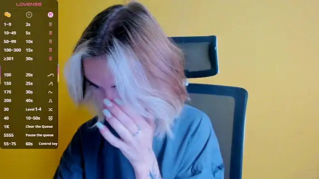 Snapshot of Fiona_Night chatting on 09/29/25, 05:12 Fiona Night online show from 09/29/25, 05:12