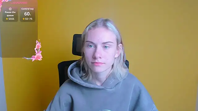 Snapshot of Fiona_Night chatting on 10/02/25, 05:09 Fiona Night online show from 10/02/25, 05:09