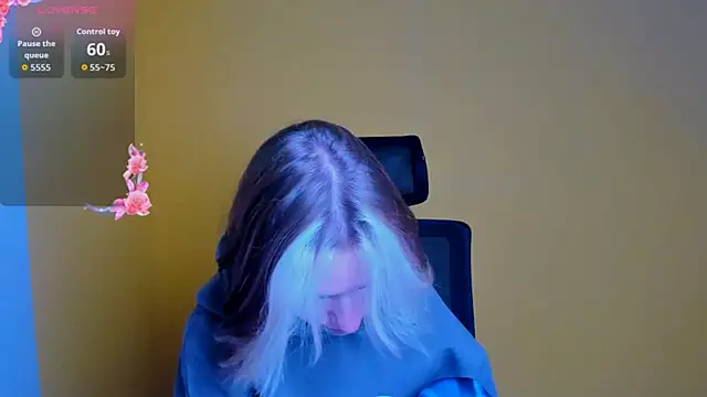 Snapshot of Fiona_Night chatting on 10/08/25, 05:05 Fiona Night online show from 10/08/25, 05:05