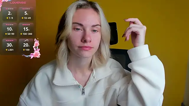 Snapshot of Fiona_Night chatting on 10/11/25, 05:17 Fiona Night online show from 10/11/25, 05:17