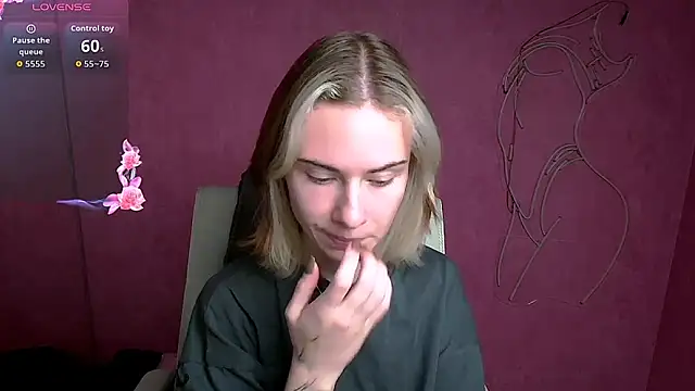 Snapshot of Fiona_Night chatting on 10/13/25, 05:07 Fiona Night online show from 10/13/25, 05:07