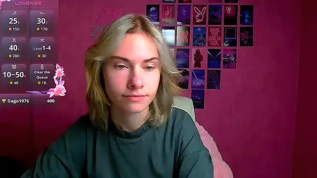 Snapshot of Fiona_Night chatting on 10/18/25, 05:43 Fiona Night online show from 10/18/25, 05:43