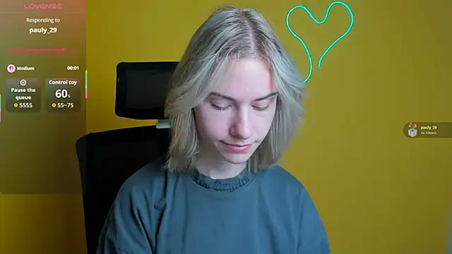 Snapshot of Fiona_Night chatting on 10/23/25, 11:20 Fiona Night online show from 10/23/25, 11:20