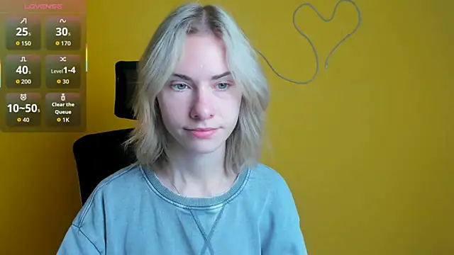 Snapshot of Fiona_Night chatting on 10/24/25, 05:04 Fiona Night online show from 10/24/25, 05:04