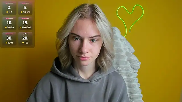 Snapshot of Fiona_Night chatting on 10/27/25, 06:06 Fiona Night online show from 10/27/25, 06:06