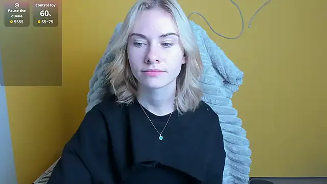 Snapshot of Fiona_Night chatting on 11/19/25, 06:02 Fiona Night online show from 11/19/25, 06:02