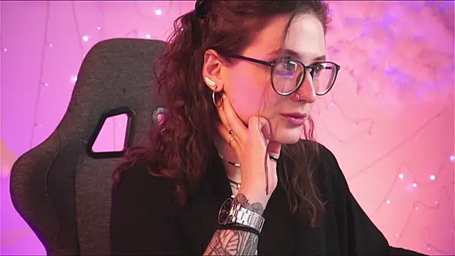 OliviaMcClean online show from 03/19/25, 07:27