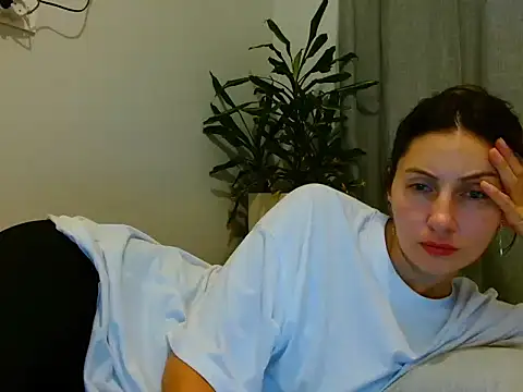Irina9793 online show from 06/16/26, 06:21