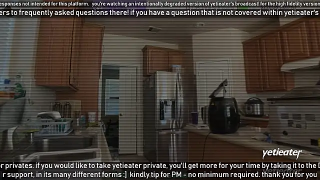 Snapshot of yetieater chatting on 01/11/25, 06:54 yetieater online show from 01/11/25, 06:54