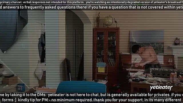 Snapshot of yetieater chatting on 02/10/25, 07:28 yetieater online show from 02/10/25, 07:28