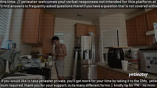 Snapshot of yetieater chatting on 03/24/26, 04:56 yetieater online show from 03/24/26, 04:56