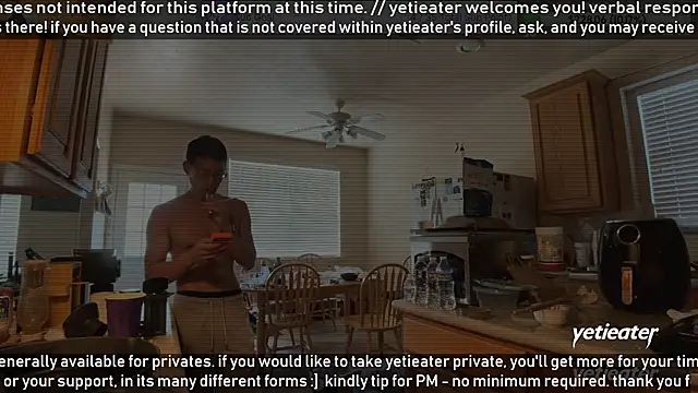 Snapshot of yetieater chatting on 04/28/26, 04:12 yetieater online show from 04/28/26, 04:12