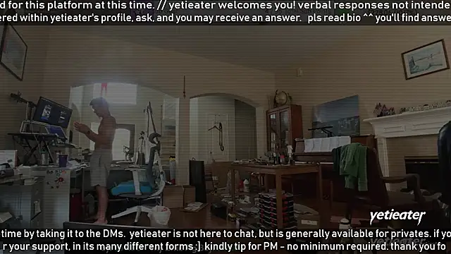Snapshot of yetieater chatting on 05/11/26, 04:04 yetieater online show from 05/11/26, 04:04