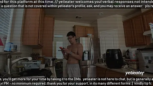 Snapshot of yetieater chatting on 05/16/26, 03:55 yetieater online show from 05/16/26, 03:55