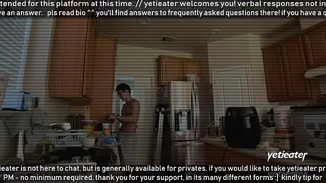 Snapshot of yetieater chatting on 05/28/26, 04:26 yetieater online show from 05/28/26, 04:26
