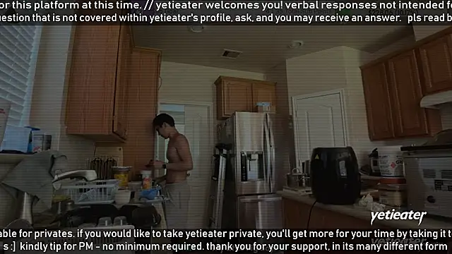 Snapshot of yetieater chatting on 05/29/26, 03:54 yetieater online show from 05/29/26, 03:54