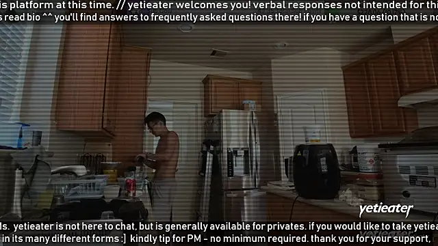 Snapshot of yetieater chatting on 06/09/26, 05:46 yetieater online show from 06/09/26, 05:46