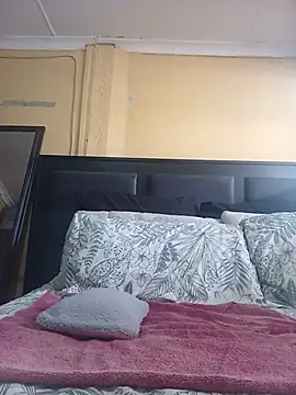 JuicyMilkyTizzy online show from 07/04/26, 12:11