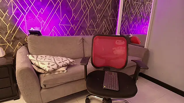 Snapshot of Tahara_Romanov chatting on 03/15/25, 06:10 Tahara Romanov online show from 03/15/25, 06:10