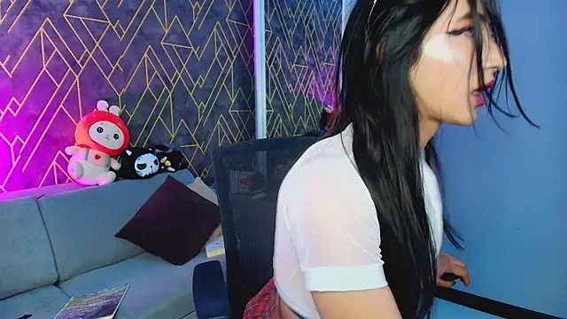 Snapshot of Tahara_Romanov chatting on 09/25/25, 04:00 Tahara Romanov online show from 09/25/25, 04:00