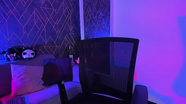 Snapshot of Tahara_Romanov chatting on 10/20/25, 07:47 Tahara Romanov online show from 10/20/25, 07:47