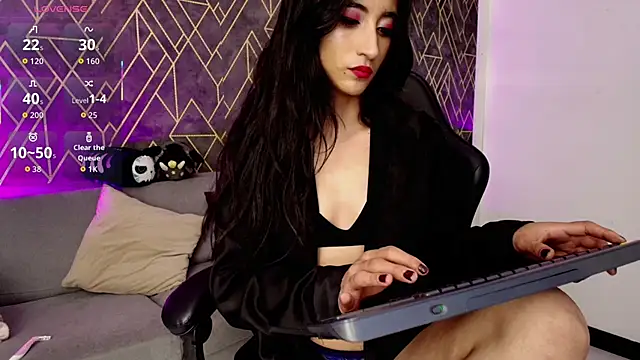 Snapshot of Tahara_Romanov chatting on 12/20/25, 04:47 Tahara Romanov online show from 12/20/25, 04:47