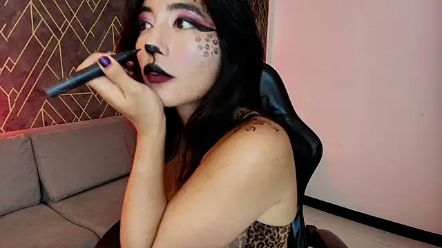 Snapshot of Tahara_Romanov chatting on 04/10/26, 12:21 Tahara Romanov online show from 04/10/26, 12:21