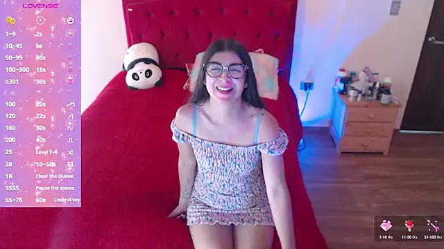 Snapshot of Saray_honey04 chatting on 09/14/25, 08:19 Saray honey04 online show from 09/14/25, 08:19