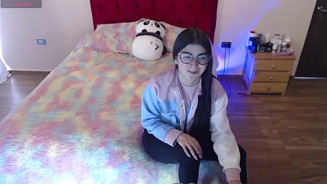 Snapshot of Saray_honey04 chatting on 09/24/25, 08:01 Saray honey04 online show from 09/24/25, 08:01