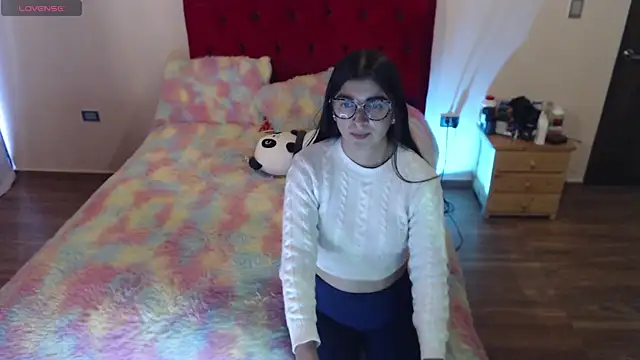 Snapshot of Saray_honey04 chatting on 09/29/25, 09:52 Saray honey04 online show from 09/29/25, 09:52