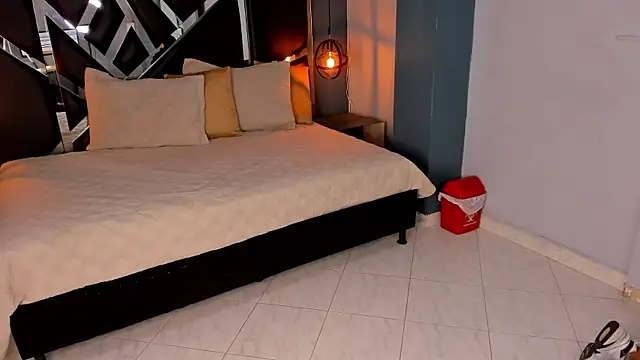 Melissa 23  online show from 10/03/25, 11:29