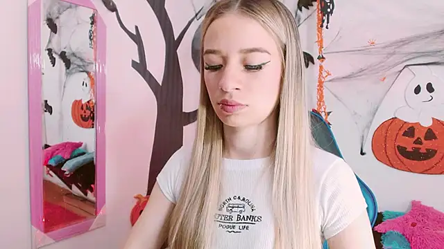 hannah 026 online show from 10/20/25, 10:49