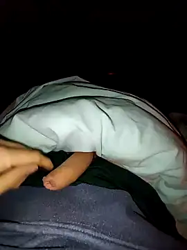 Snapshot of Cazzettostorto99 chatting on 10/29/25, 11:17 Cazzettostorto99 online show from 10/29/25, 11:17