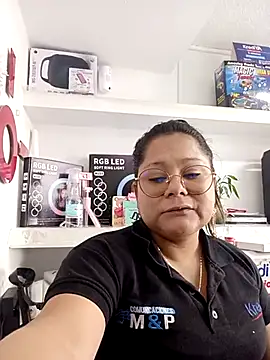 lia-taylor33 online show from 03/11/25, 03:34