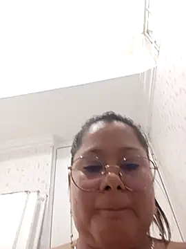 lia-taylor33 online show from 03/11/25, 06:41