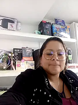 lia-taylor33 online show from 03/18/25, 08:26