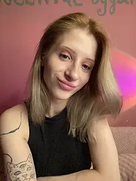 Snapshot of amorearte_m chatting on 12/04/25, 02:48 amorearte m online show from 12/04/25, 02:48