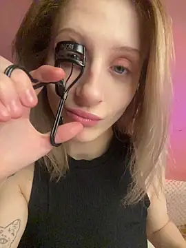 Snapshot of amorearte_m chatting on 12/05/25, 02:47 amorearte m online show from 12/05/25, 02:47